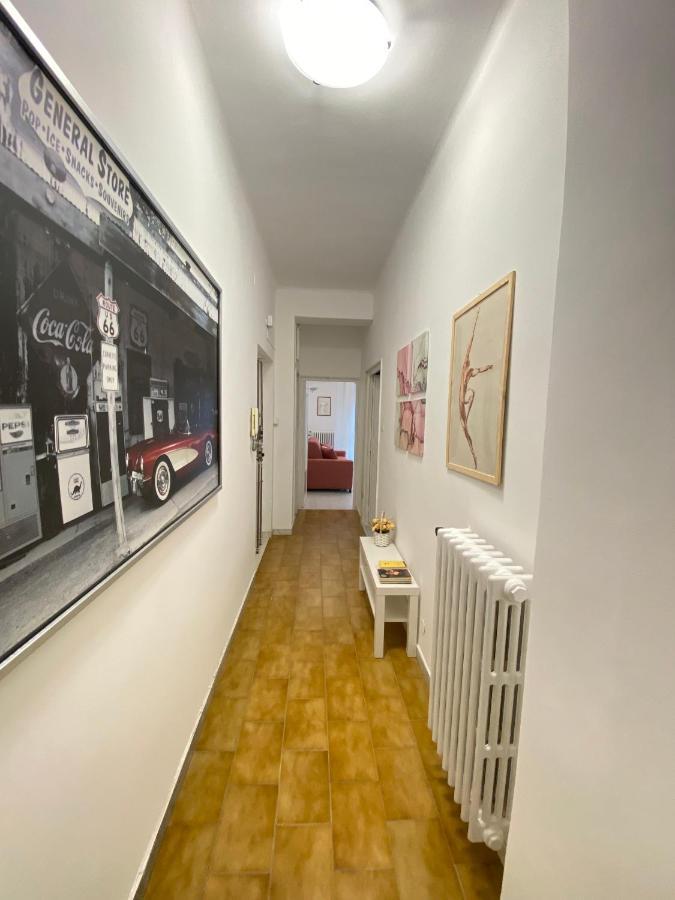 Dimora De Amicis 88 Apartment Bari Bagian luar foto